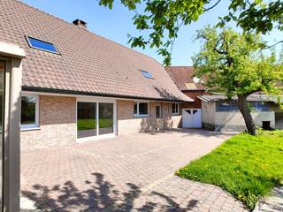 Op zoek naar een woning met ruimte, karakter en tal van mogelijkheden? Deze kloeke en degelijk gebouwde villa, bevindt zich op een prachtig...