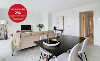 <h2><span>Dit instapklare appartment is gelegen in de Burgemeester Bollenstraat 38 in Hasselt</span></h2>
Ben je op zoek naar een energiezuinig, ruim en instapklaar appartement te koop in Hasselt? Dan is dit je kans. In een kleinschalige, stijlvolle residentie op een toplocatie bevindt zich dit appartement, perfect voor wie houdt van ruimte, licht en kwalitatieve afwerking.<br /><br />Dit appartement in Hasselt combineert een open leefruimte met een uitgeruste keuken, afgewerkt met duurzame materialen en hoogwaardige toestellen. De grote raampartijen zorgen voor veel natuurlijk licht, wat bijdraagt aan een gevoel van rust en ruimte. Je beschikt over twee slaapkamers met parketvloer, een moderne badkamer met inloopdouche en lavabo, een apart gastentoilet en overal vloerverwarming voor maximaal comfort. Buiten geniet je van een ruim privéterras waar je kan ontspannen in alle rust.<br /><br />Dankzij de warmtepomp, zonnepanelen en uitstekende isolatie behaalt dit appartement een EPC A-score. Dat betekent: duurzaam wonen met lage verbruikskosten. Er is ook een wachtleiding voorzien voor het plaatsen van een laadpaal.<br /><br /><strong>Wat is er INBEGREPEN?</strong>
<ul>
<li>Gemeenschappelijke fietsenberging</li>
<li>Het appartement is professioneel geschilderd ter waarde van € 7.000</li>
<li>Verlichting werd reeds geïnstalleerd ter waarde van € 1.500</li>
</ul>
<strong>Zin om dit appartement van dichtbij te ontdekken?</strong><br />Mail carine@optie-m.be of bel haar op 0478 41 58 70. Ze maakt graag tijd voor jou!<br /><br />*Prijs is exclusief kelderberging en aansluitkosten<br /><br />Wens je graag een gratis en vrijblijvende schatting van je woning? Contacteer ons gerust voor een afspraak.<br /><br />VG - WG - GMO - GVKR - GVV