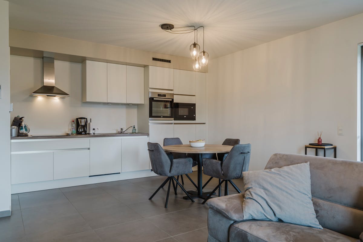 Instapklaar appartement met tuin en staanplaatsen in Heule! - foto 4