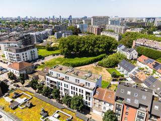 <p>Evora in Evere is een kleinschalig nieuwbouwproject met ruime instapklare appartementen.</p>
<p></p>
<p>De troeven van EVORA:</p>
<p>> Instapklare nieuwbouwappartementen</p>
<p>> Energiezuinig</p>
<p>> Grote, private (dak)terrassen</p>
<p>> Ondergrondse parkeerplaatsen en bergingen</p>
<p>> Boven- en ondergrondse fietsenstalling</p>
<p>> U koopt rechtstreeks van de bouwheer</p>
<p>> Interessante investeringsopportuniteit</p>
<p></p>
<p>Gevarieerd aanbod beschikbaar: Studio's, 1, 2 en 3 slaapkamer app</p>
<p></p>
<p>Topligging in Evere:</p>
<p>> 1 km van Evere shopping</p>
<p>> 3 minuten rijden naar de E40, R0, R22, E19</p>
<p>> 4 km van de Navo</p>
<p>> 5 km van de Europese Wijk</p>
<p>> 7.5 km van Brussels Airport (rechtstreekse verbinding met de tram – lijn 12)</p>
<p></p>
<p>Voor meer informatie bezoek www.evora-evere.be.</p>
<p>Bezoek van de appartementen mogelijk op afspraak.</p>
<p>Contact: info@alides.be l +32 9 240 01 01</p>