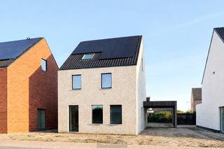 Mogelijkheid tot aankoop à 6% BTW!STIJLVOLLE OPEN BEBOUWING (BEN-WONING) met ideale ligging tussen het CENTRUM VAN GAVERE EN DE N60. De eigendom is...