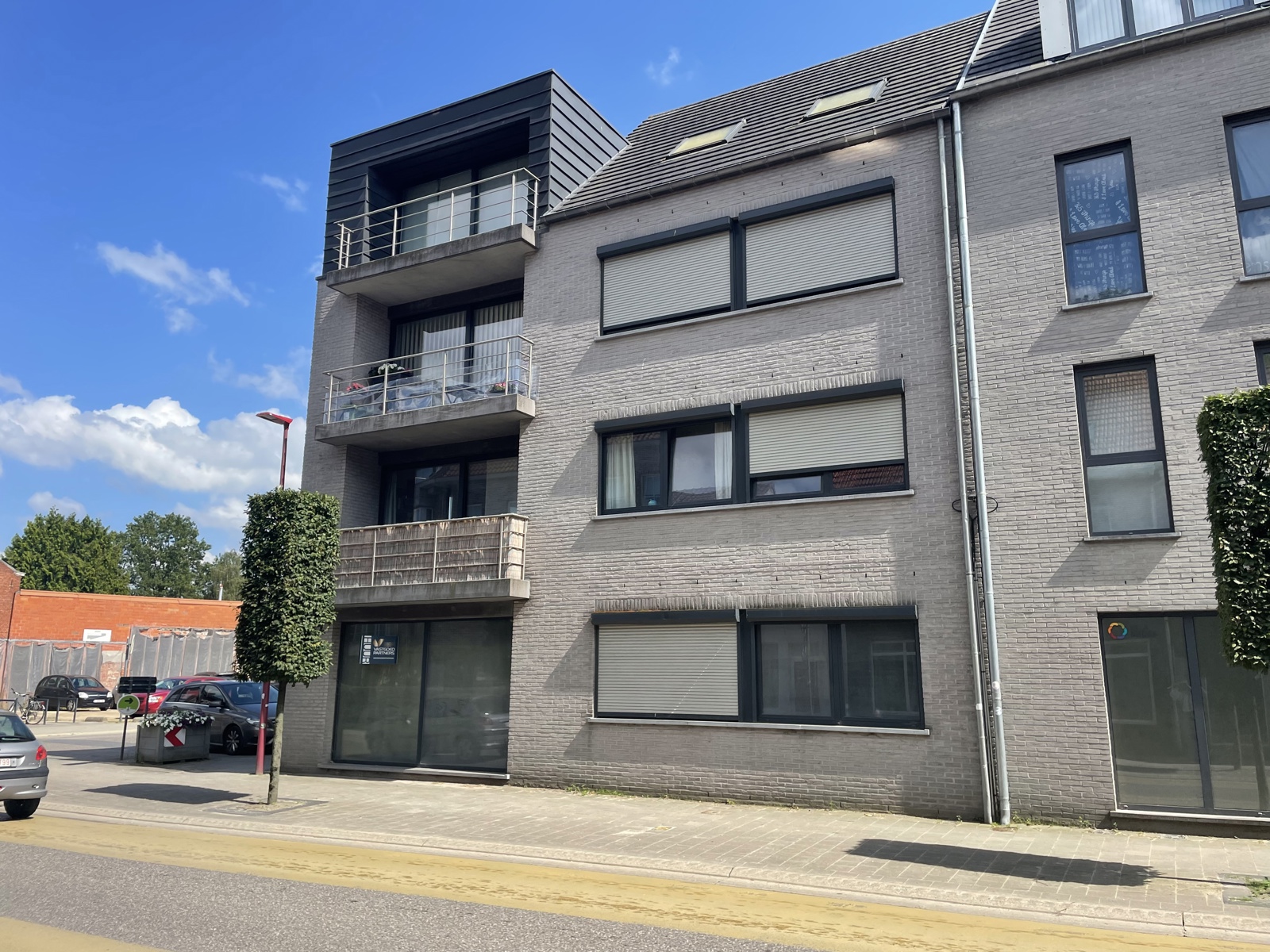 Gelijkvloers appartement met 2 slaapkamers - foto 2