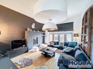 Lot / BeerselMagnifique maison "début du siècle" entièrement rénovée et agrandie en 2013 (rénovations LUXUEUSES sur 330m²)Hall d'entrée, salon avec...