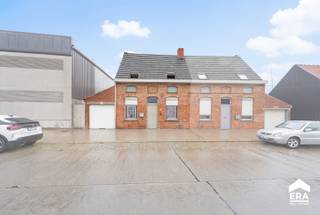 Halfopen kluswoning te koop in...