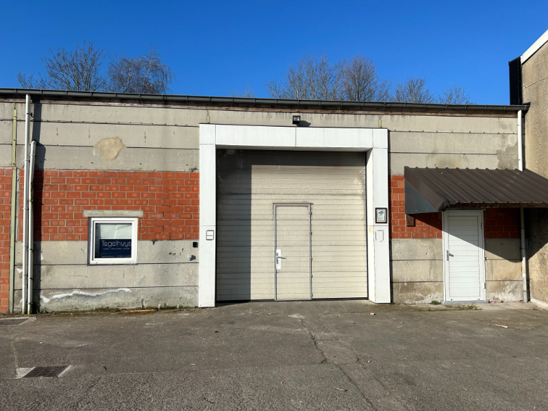 Ruime magazijn- of atelierruimte van 833 m² - photo 1