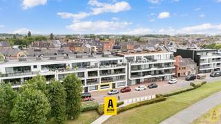 In de prachtige residentie Spuikom, aan de Polderstraat, met de Spuikom aan de overkant, bevindt zich dit instapklare gelijkvloers appartement...