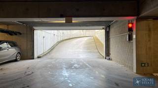 Parkeerplaats te huur in een beveiligd nieuwbouw in Strombeek-Bever. Voor meer informatie of een bezoek, neem contact op met het nummer 02/460.42.01...