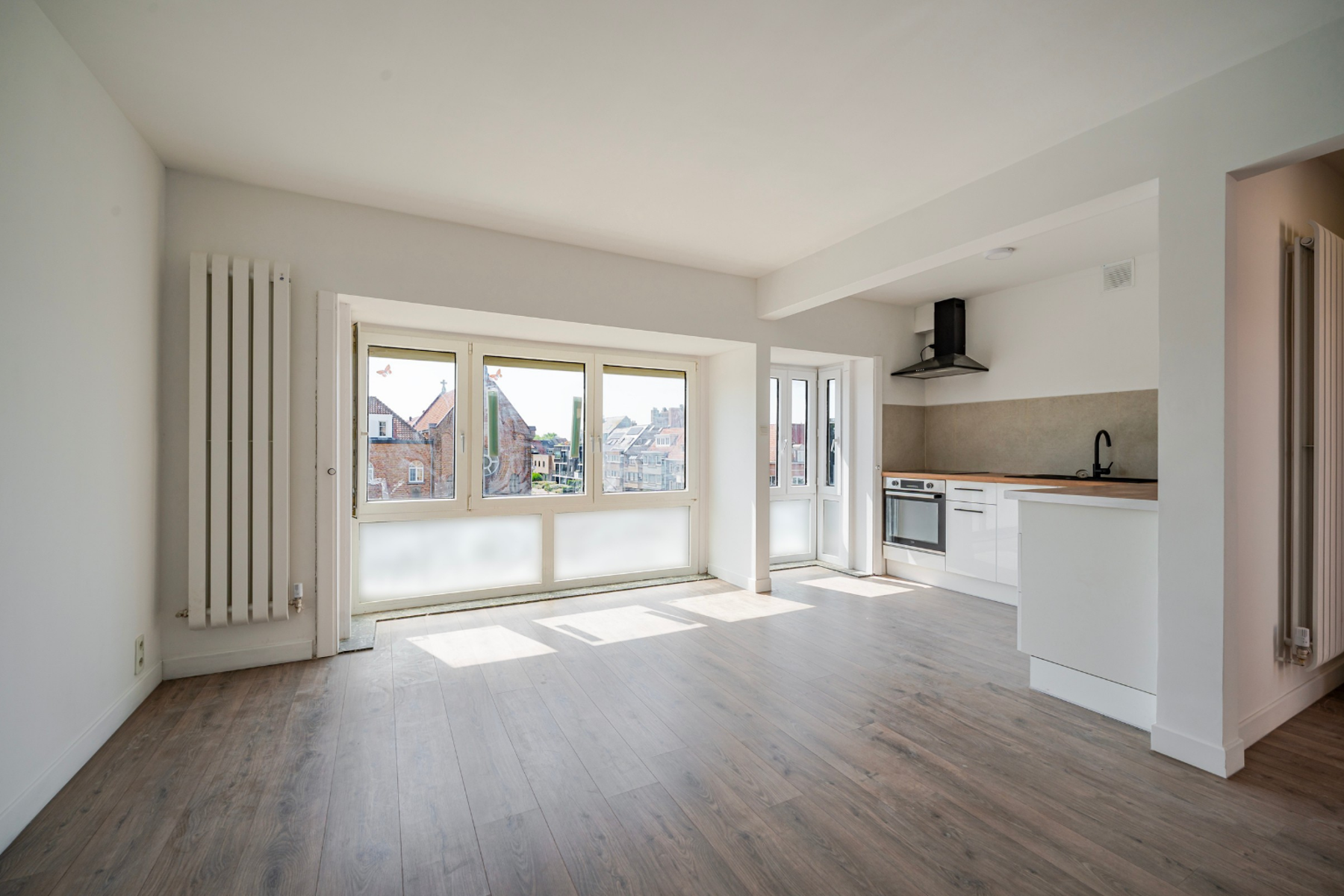 Gerenoveerd en energiezuinig appartement met 2 slaapkamers - foto 3