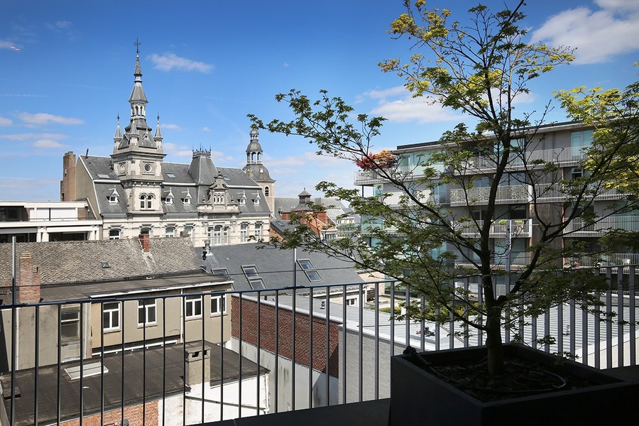 LUXUEUS AFGEWERKT, RIANT PENTHOUSE MET UITSTRALING EN ROYAAL ZONOVERGOTEN TERRAS van 167 m² - photo 3