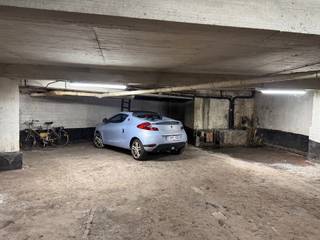 <p><span>Car parking space in underground parking garage close to city center and train station of Mechelen.</span></p><p><span>The parking is closed and therefore not accessible to third parties.</span></p><p><span>Height of the entrance is about 1.65 meters.</span></p><p><span>The car park is in a prime location near the city center of Mechelen, 1 min walk from the station.</span></p><p><span> </span></p>