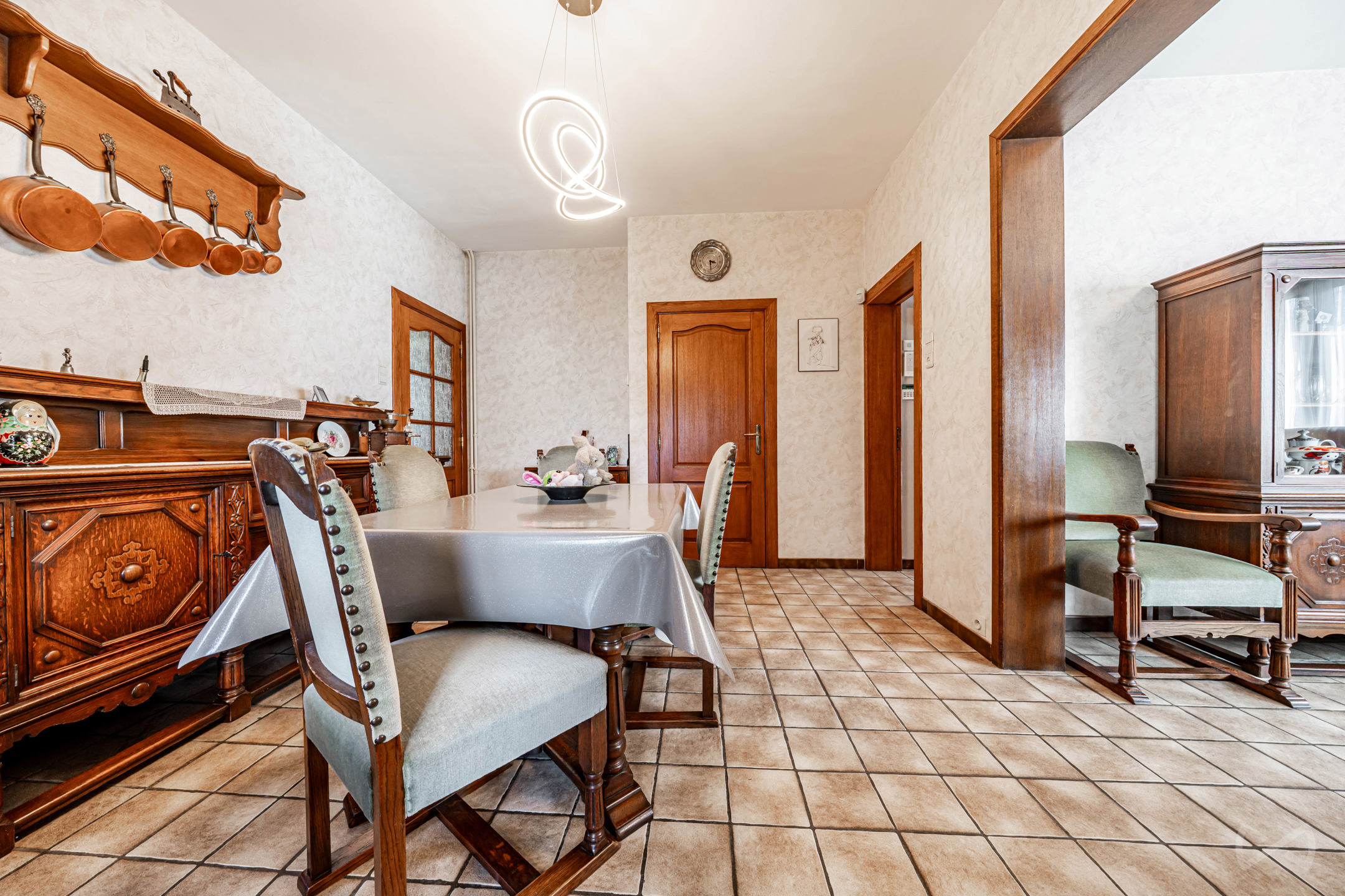 Huis te koop in Montigny-Le-Tilleul met 5 slaapkamers - foto 4