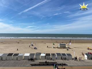 Ruim 1 slaapkamer appartement op sublieme ligging met frontaal zeezicht.Dit pand is gelegen op de 3de verdieping en biedt unieke ver zichten op zee...