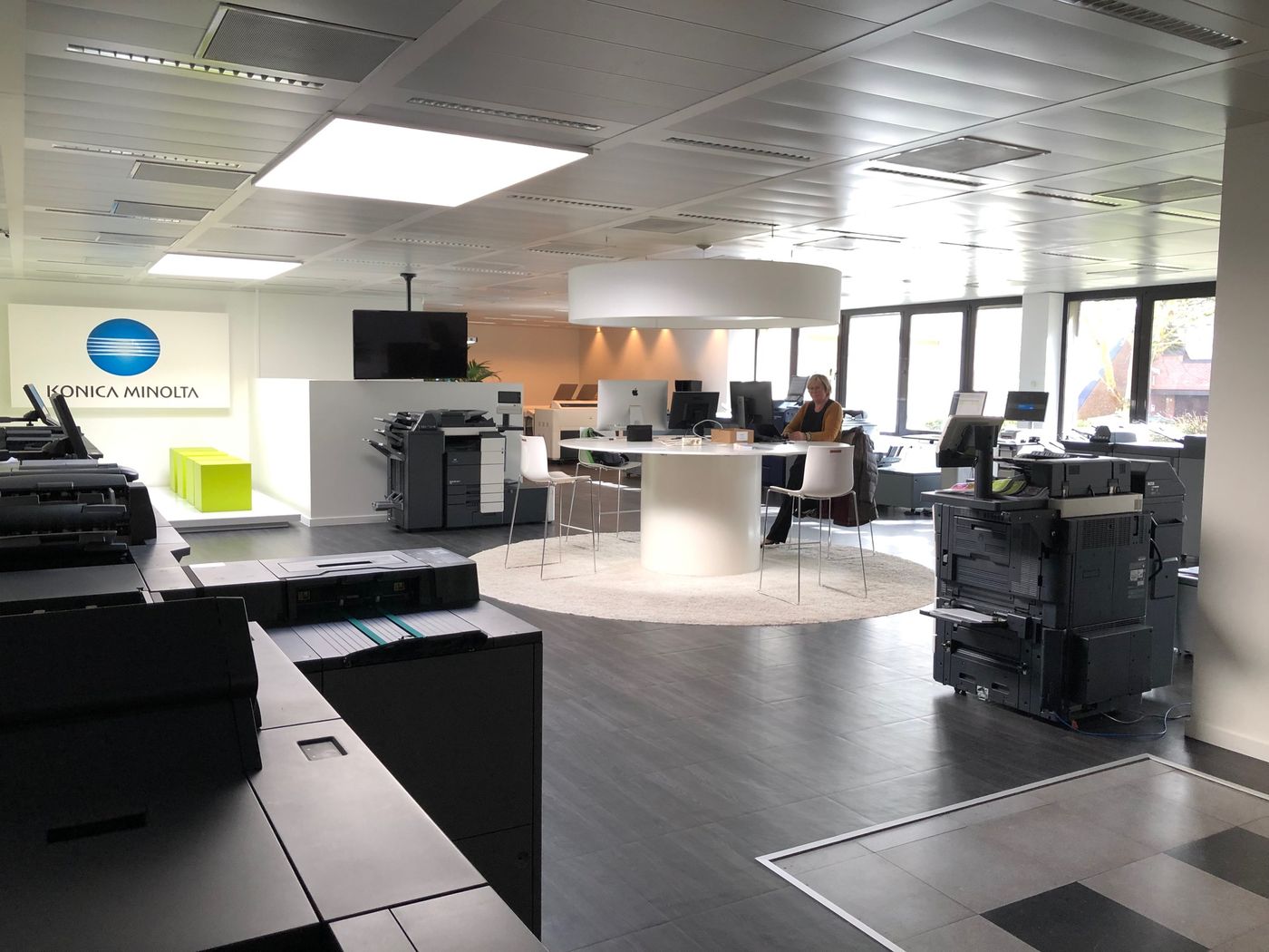 Bureau de 1.314 m² à côté de l'E40 - photo 4