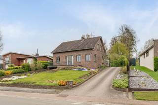 Welkom in deze verrassend ruime vrijstaande woning waar rust, ruimte en mogelijkheden centraal staan. Hier woon je in alle privacy, omringd...