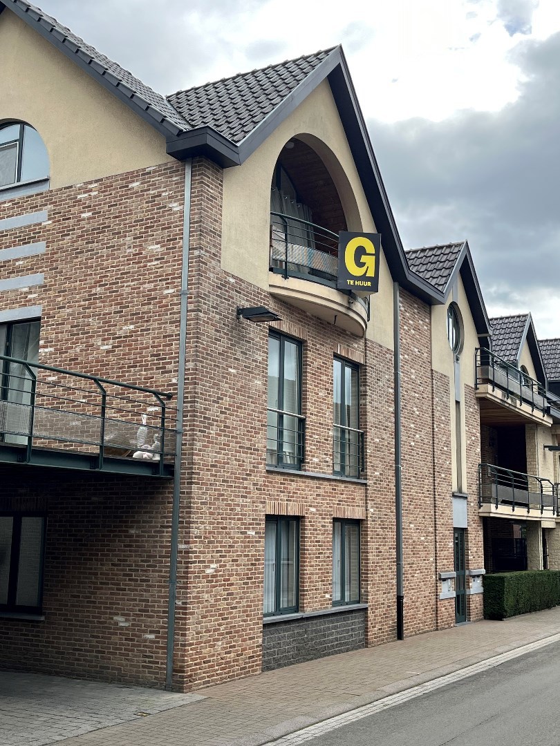 Aangenaam en luchtig appartement met 1 slaapkamer, terras & autostandplaats in ondergrondse garage in hartje Hoeselt - foto 4