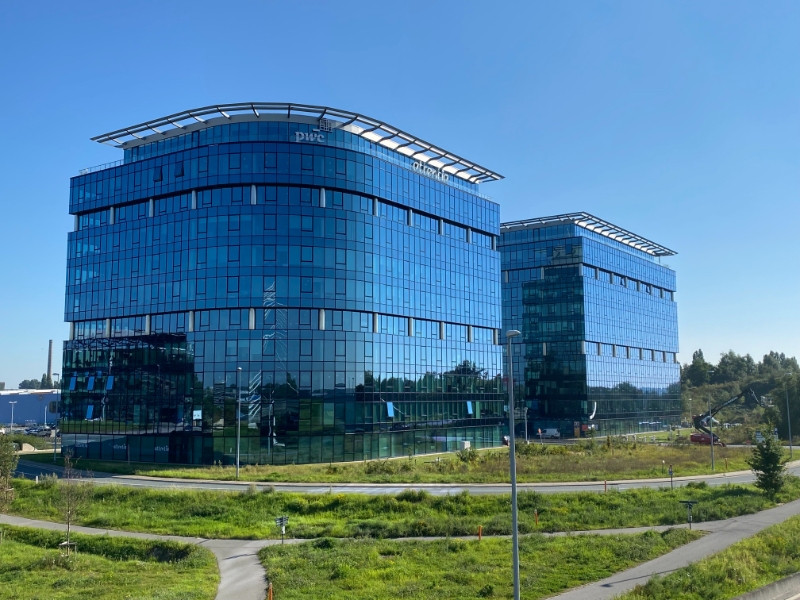 Moderne kantoren in de Blue Towers aan Ghelamco arena - photo 2