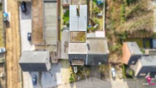 Op zoek naar een ruime en goed bereikbare opslagruimte? Deze opslagruimte van 360 m² biedt volop mogelijkheden voor zowel particulieren als bedrijven. Dankzij de ruime opzet is de ruimte ideaal voor het opslaan van goederen, materialen of inventaris, maar ook te gebruiken als werkplaats of distributiepunt.<br /><br />De opslagruimte is eenvoudig toegankelijk en beschikt over brede in- en uitrijmogelijkheden, zodat ook grotere voertuigen moeiteloos kunnen laden en lossen. Bovendien is de ruimte goed beveiligd en bevindt deze zich op een strategische locatie, waardoor je altijd snel en gemakkelijk bij je spullen kunt.<br /><br />Of je nu extra opslagruimte nodig hebt voor je bedrijf, je persoonlijke eigendommen veilig wilt opslaan of een praktische werkruimte zoekt, deze opslagruimte biedt de perfecte oplossing.<br /><br />Deze ruwbouw kan omgetoverd worden tot een prachtige woning met terras. Bovendien is er aan de voorzijde voldoende parkeergelegenheid. <br /><br />Voor meer informatie? Neem gerust contact op met Immofusion op het nummer 078 78 78 70.