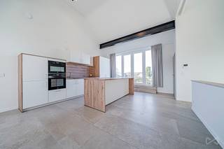 Au cœur du village de Tarcienne, dans un environnement d’un calme absolu, découvrez ce magnifique duplex de 2024 situé au premier étage d’une...