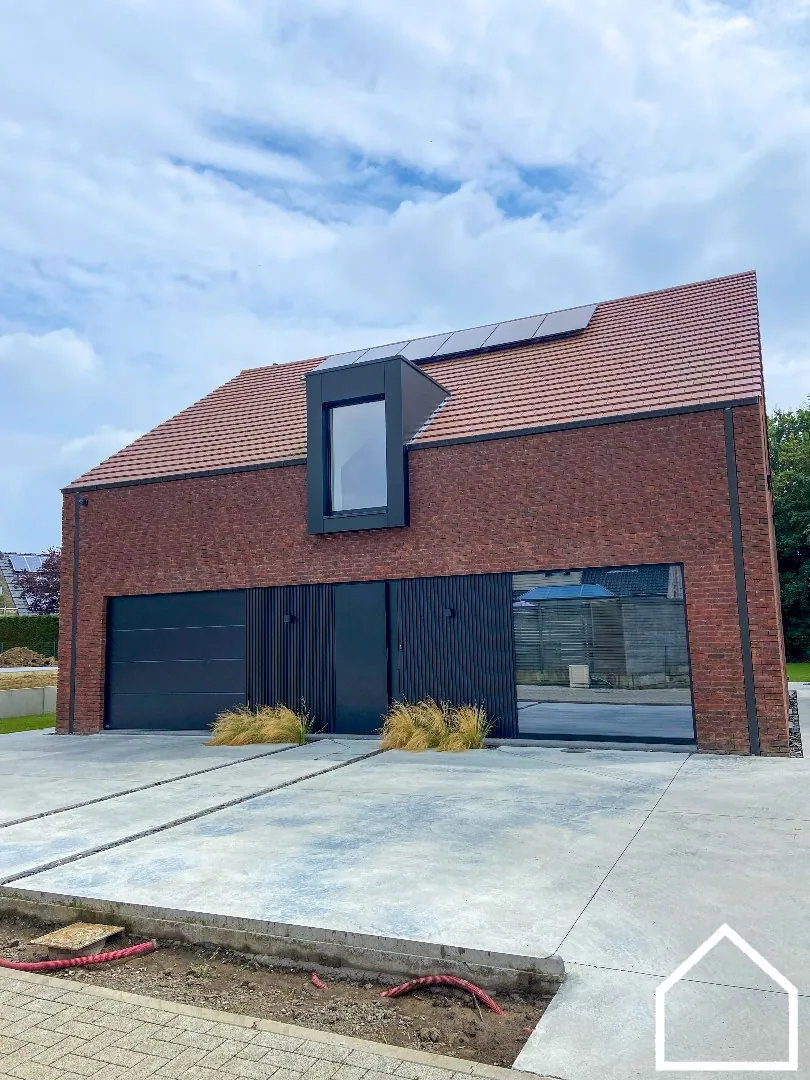 GROTE ALLEENSTAANDE NIEUWBOUWWONING OP 1776M² MET OPRIJLAAN - foto 5