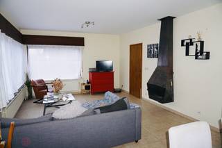 Rustig gelegen gezinswoning nabij het centrum van HuldenbergDeze aangename woning is rustig gelegen en toch vlak bij het centrum van Huldenberg, met...