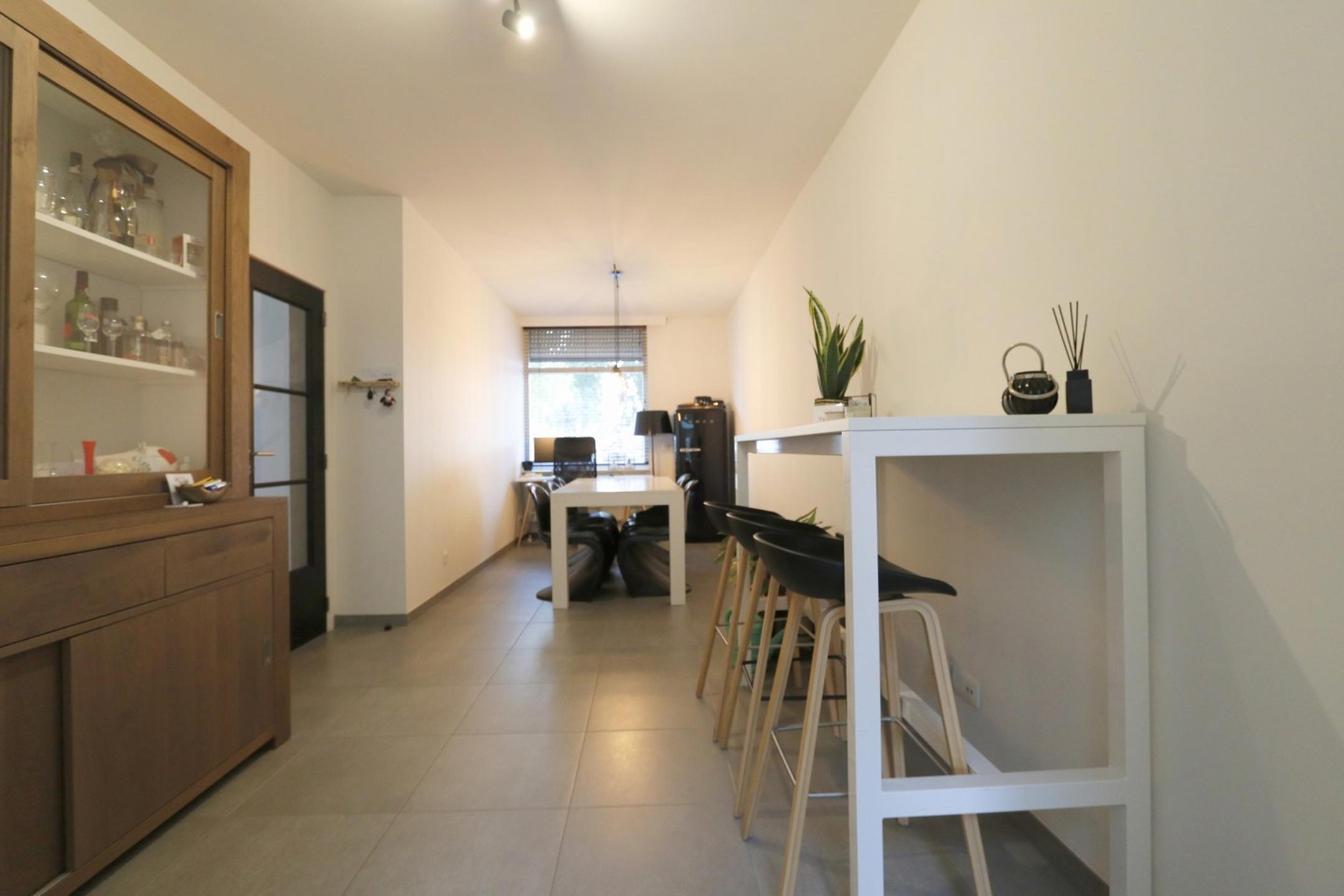 Gezellige woning met 3 slaapkamers en charmante tuin te Beveren! - foto 2