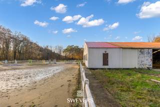 Voor uitgebreide info en foto’s, surf naar www.SWEVERS.be! – Op zoek naar een exceptioneel pand om weldra te starten met een uniek project of om...