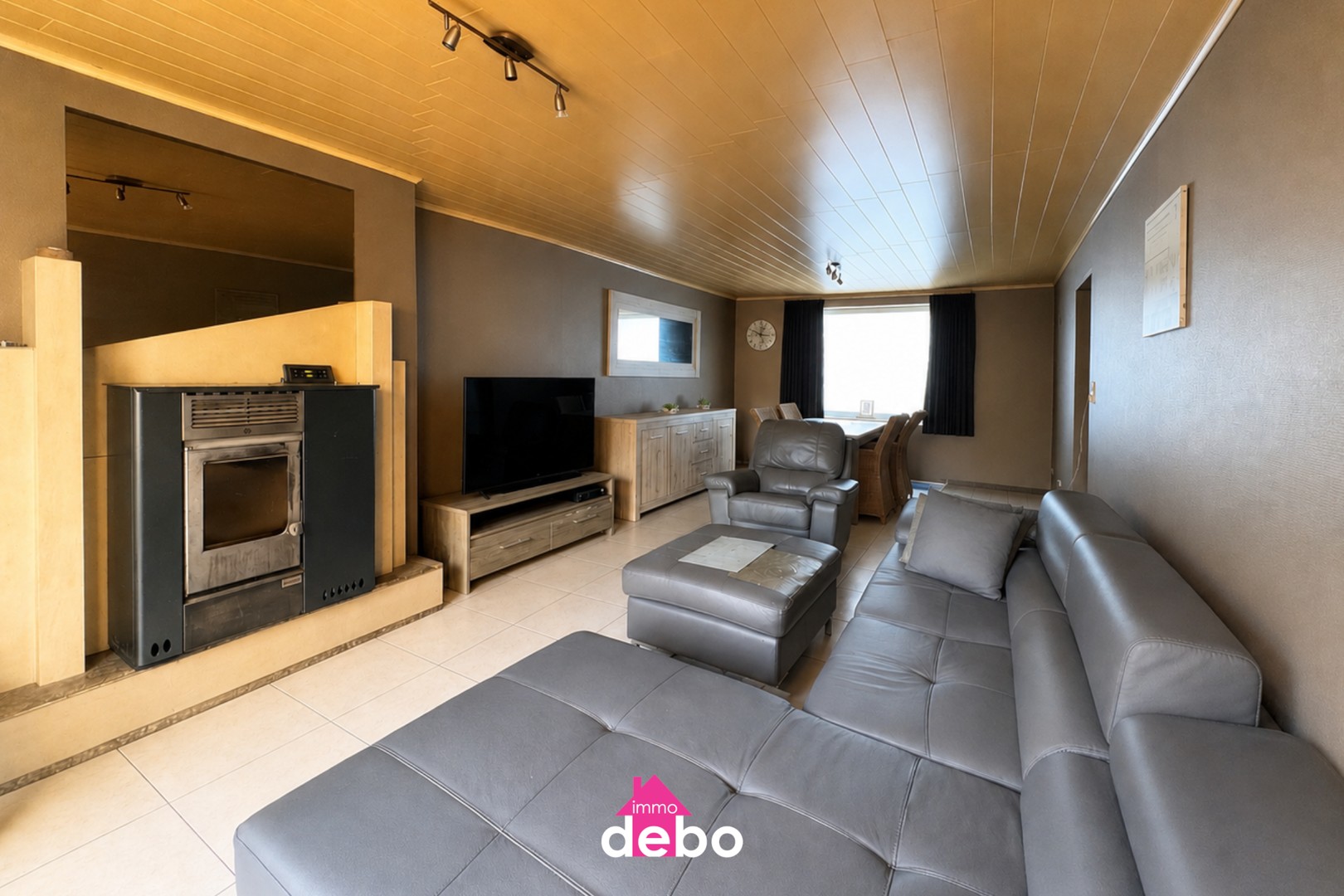 Woning met oprit, grote tuin en tal van mogelijkheden, 3 slaapkamers, keuken, badkamer, zolder – € 189.000 - foto 2