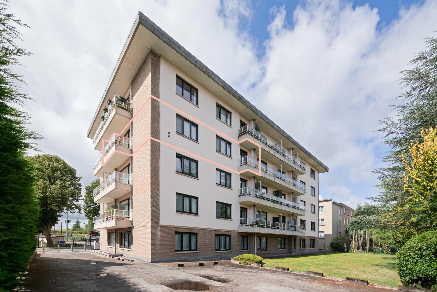 Centraal gelegen appartement met twee slaapkamers &amp; terras. - foto 2