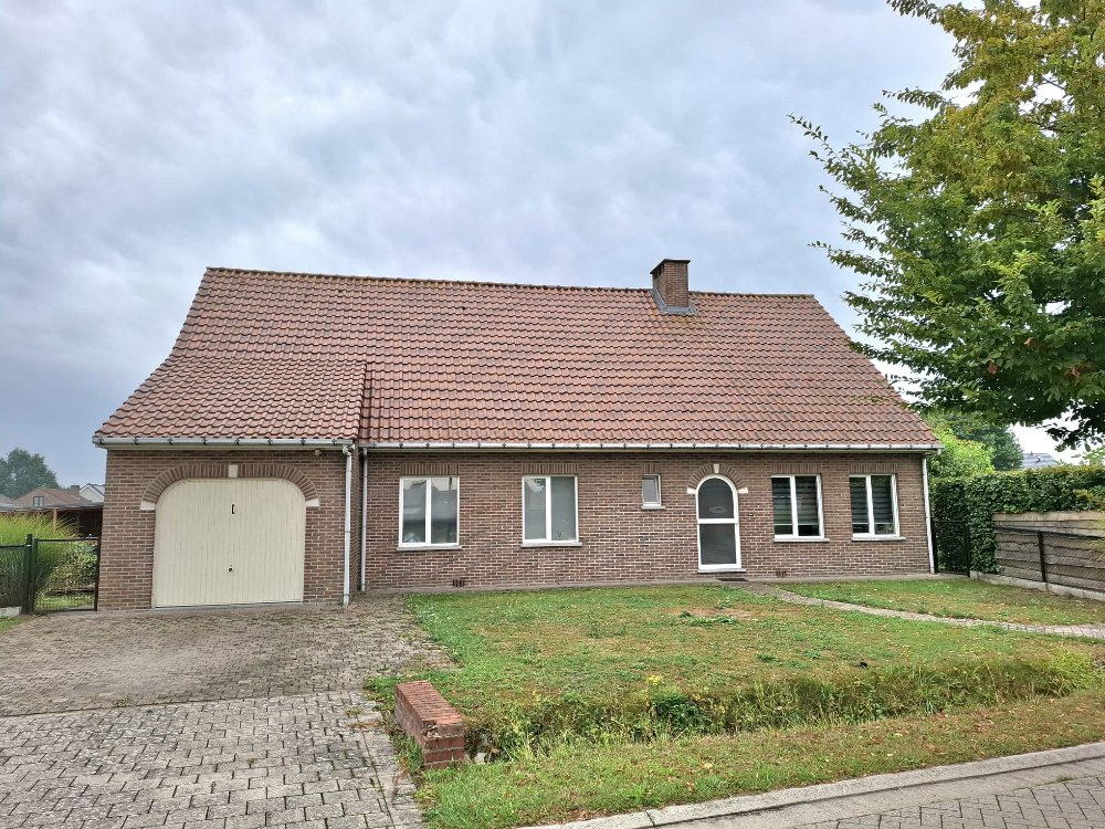 Maison à louer à Malle