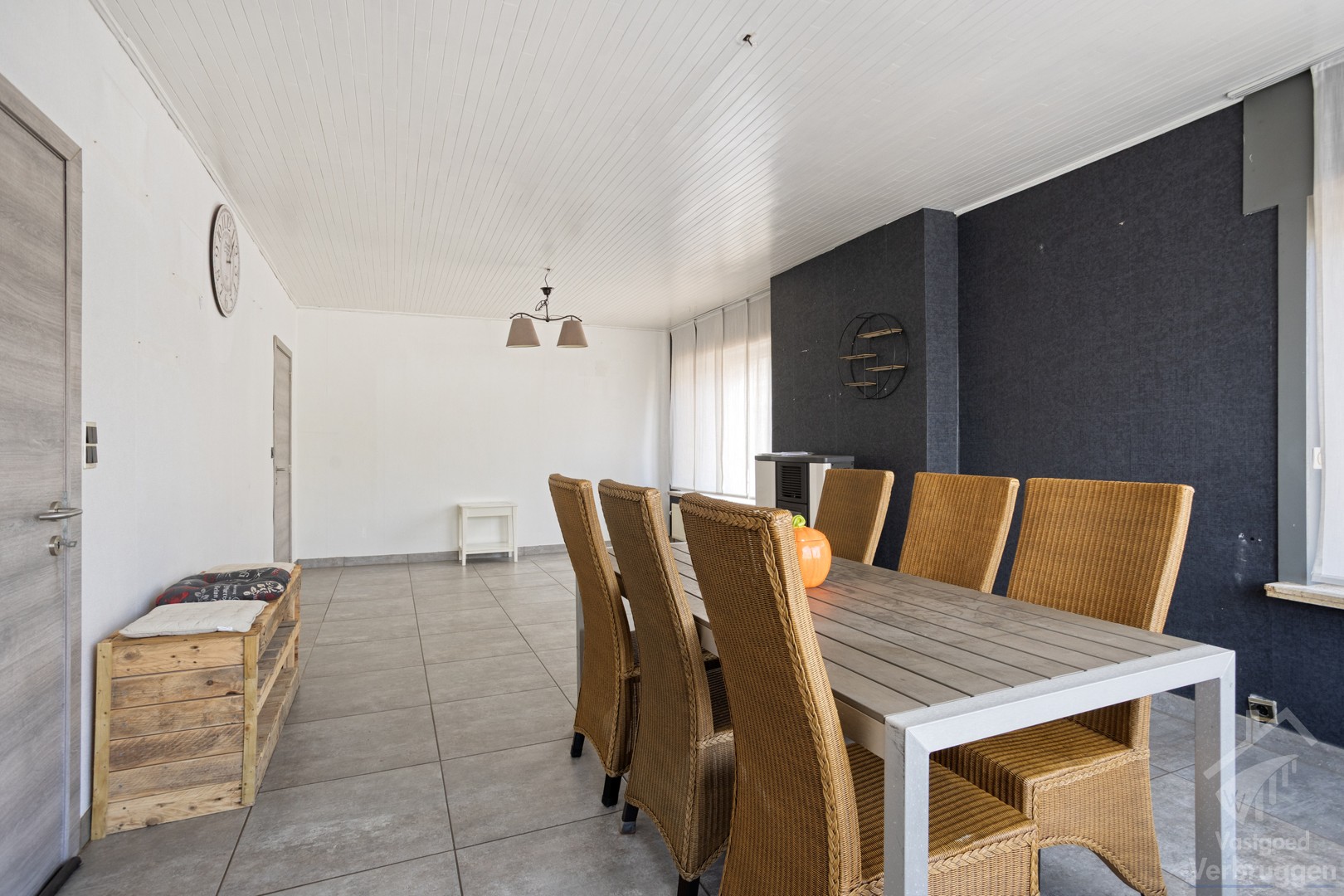 Volledig onderkelderde bungalow te koop op groot perceel - foto 4