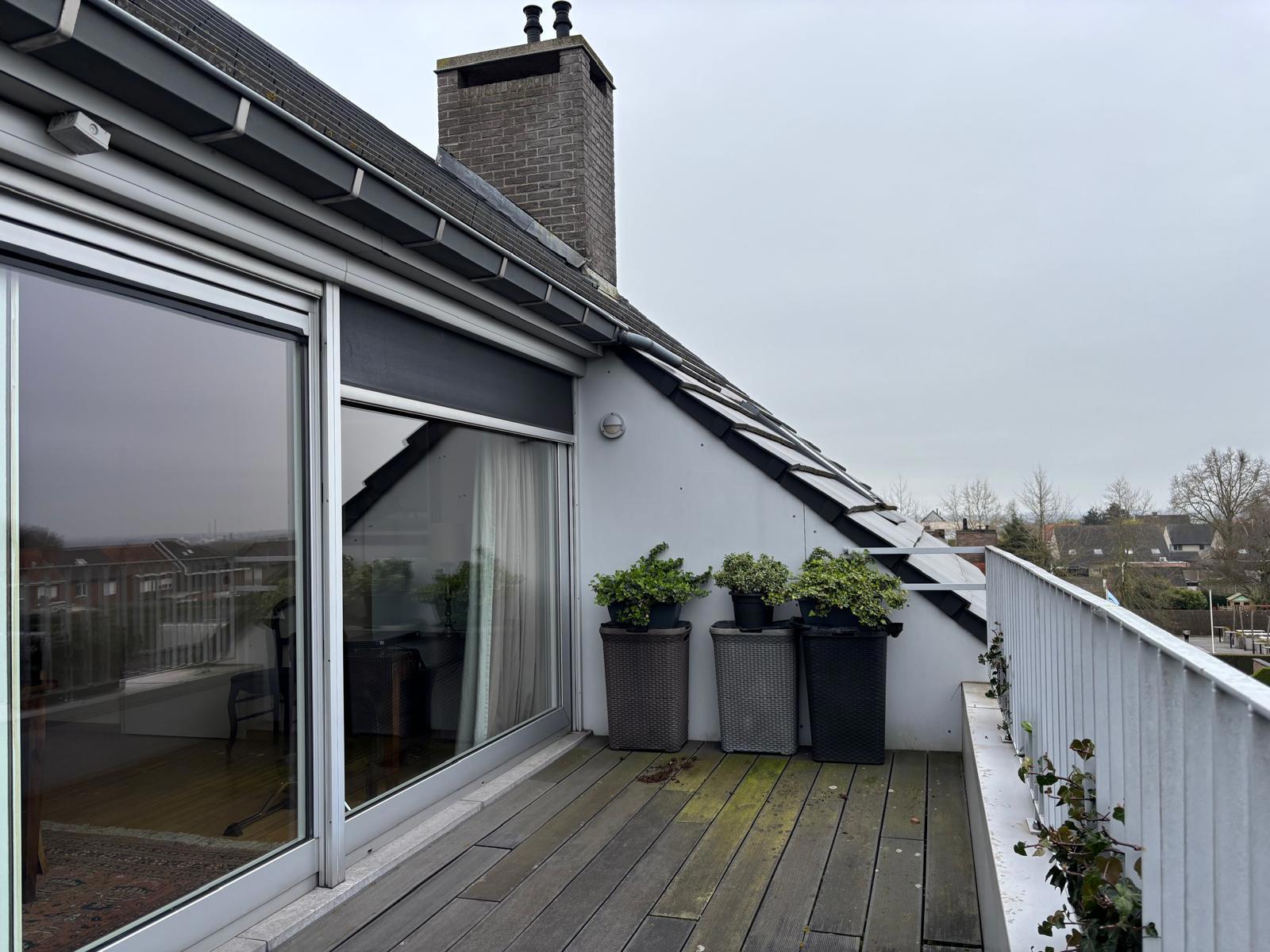 Ruim dakappartement in het centrum van Tielt.  - foto 5
