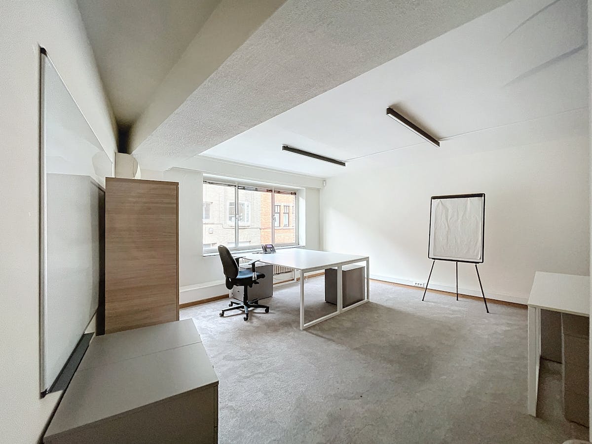 Modern full-service offices (17 m²-51 m²) for rent in Ghent - photo 5