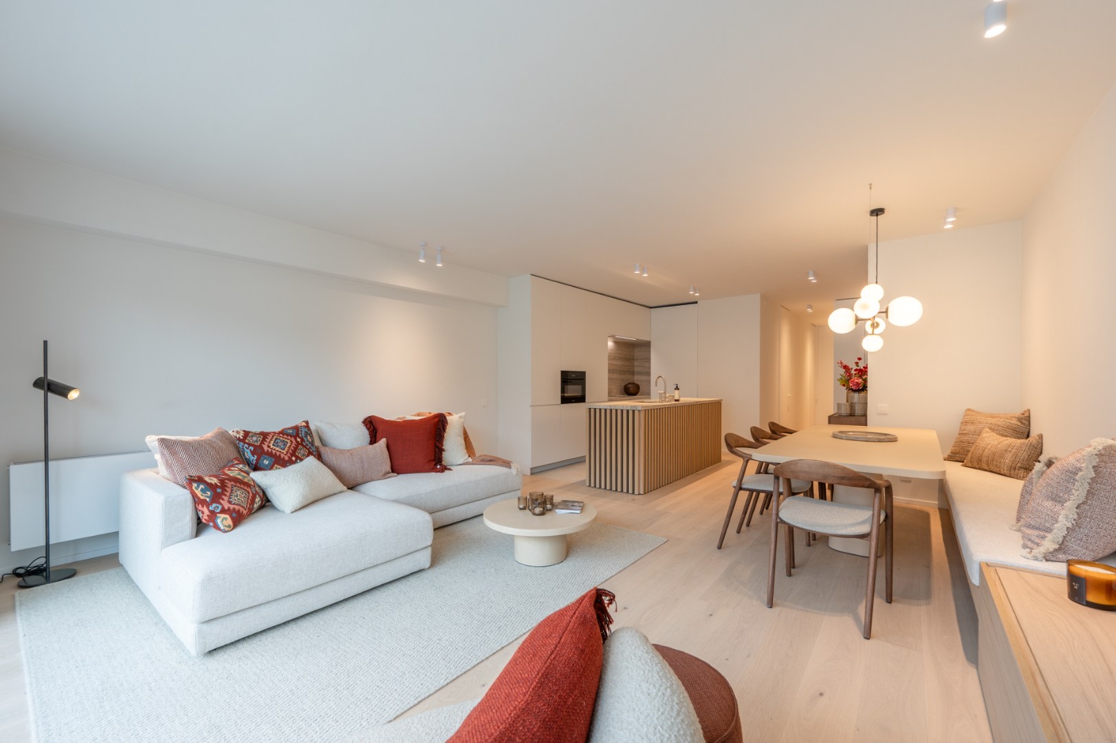 Gerenoveerd appartement met 3 slpks. aan het Rubensplein - foto 4