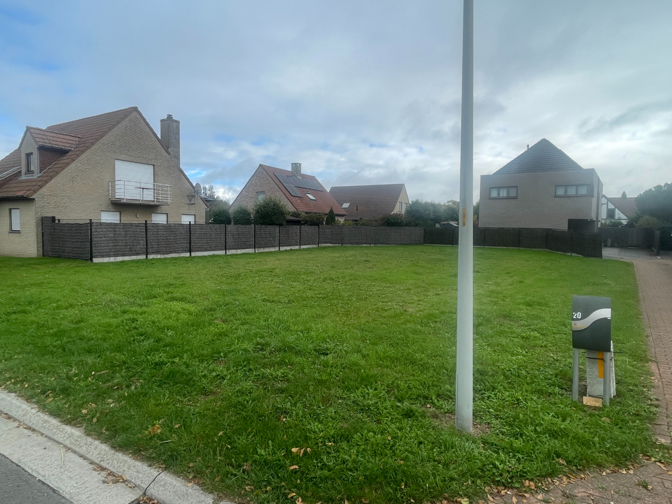 Ruime bouwgrond in rustige verkaveling in Bredene - photo 4