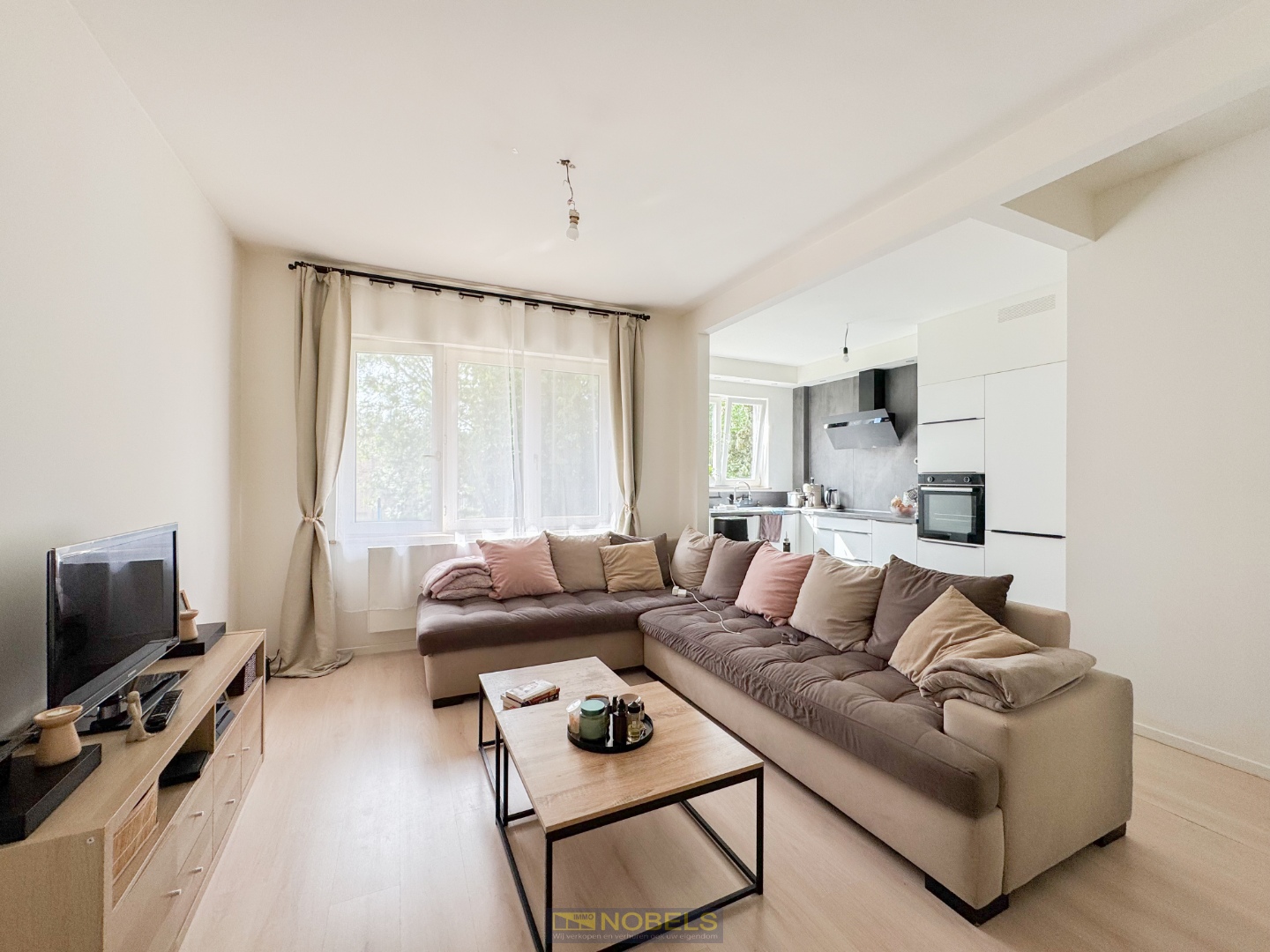 For sale, ready to move in, centrally located apartment with terrace in Anderlecht! - photo 4