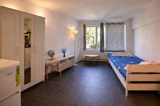 Deze lichtrijke en gezellige studio bevindt zich in de levendige wijk 2018 Antwerpen en biedt een perfecte combinatie van stedelijk comfort...