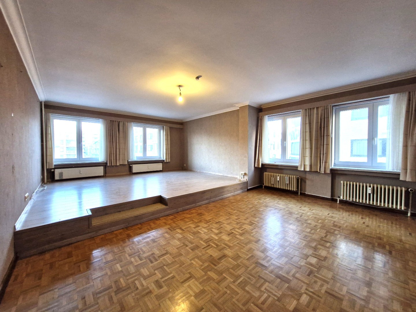 Groot hoekappartement met open zicht over de markt te Blankenberge - foto 4