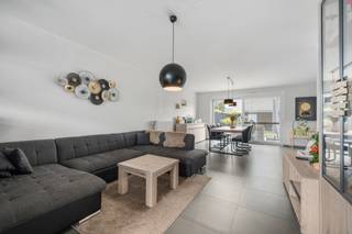 [[ DIT PAND NEEMT DEEL AAN DE ERA OPEN HUIZEN DAG OP 13/6 VAN 17:30 TOT 18:30 ]]Te koop: recente gesloten bebouwing in Gent, gelegen in de Ivonna...