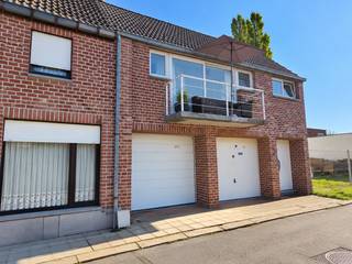 This property is ideal for starters and for anyone looking for a low‑maintenance home while still enjoying a cosy all‑in‑one living space.<br />The house benefits from an excellent location in a quiet, child‑friendly cul‑de‑sac in the centre of Ninove, just a few metres from the city park.<br /><br />The ground floor includes an entrance hall, two large garages (26 m² and 16.7 m²), a practical laundry and storage room, and a bathroom with shower and toilet.<br />On the first floor, you will find the night hall, two bedrooms, a bathroom with bathtub, a separate toilet, a spacious living room with terrace, and the kitchen.<br /><br />Key features:<br />- Quiet location in a cul‑de‑sac<br />- Within walking distance of shops, schools, public transport, the city park and the town centre<br />- Electrical installation compliant<br />- Asbestos‑safe<br />- No renovation obligation<br /><br />Are you looking for a low‑maintenance starter home that perfectly combines peace, accessibility and functionality?<br />Or are you a small self‑employed professional who could benefit from extra space thanks to the two large garages?<br />Then this property is definitely worth your attention.<br /><br />For a visit or more information, you can contact us at 0479/09.09.09 or via www.wsb-group.be.