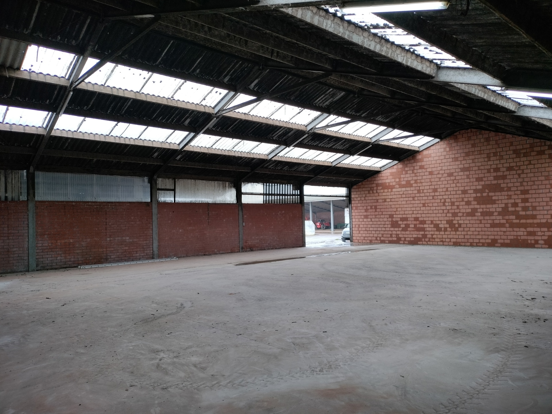 Opslagloods te huur in Ruddervoorde met een opp van 400m2! - foto 3