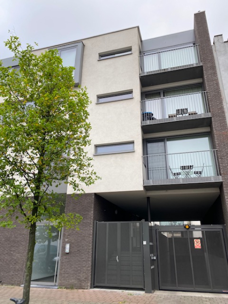 Instapklaar recent appartement op de 3eV met 2 SLK en ruim terras 15m2 - foto 1
