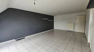 Gezellig appartement op de 2de verdieping centraal gelegen in Maasmechelen.In het appartement is er een inkomhal met een apart toilet, een grote...