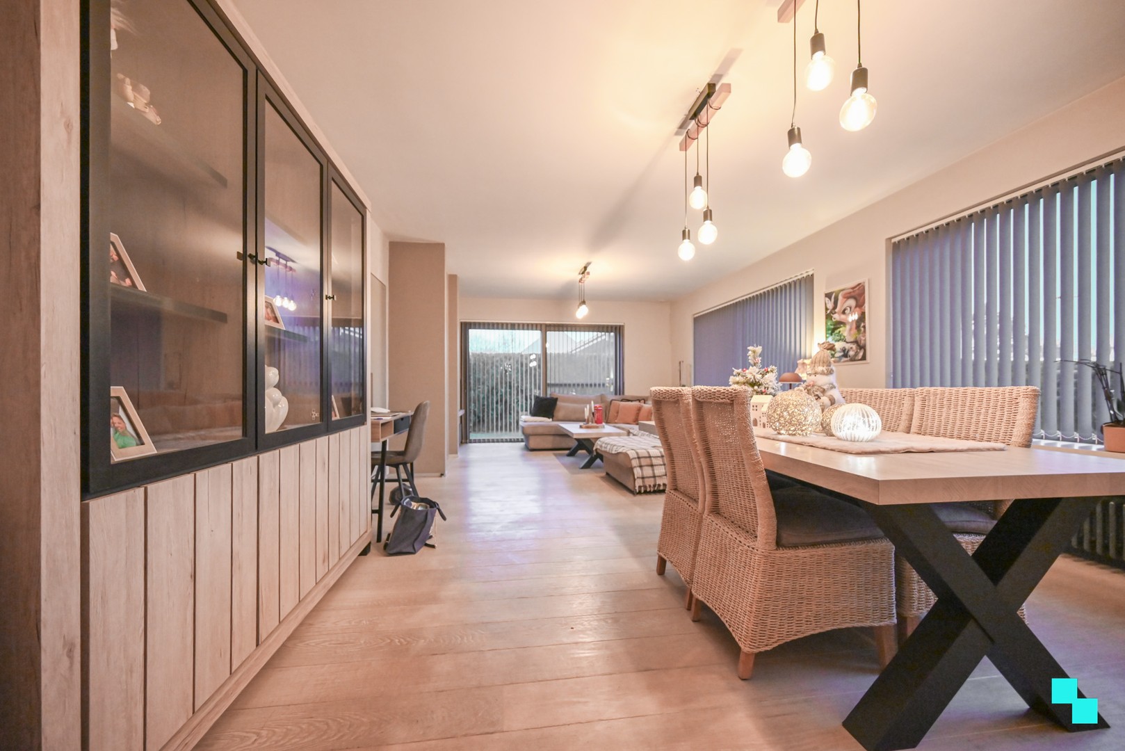 Vrijstaande villa met vier slaapkamers op perceel van ca. 1717 m² - foto 5