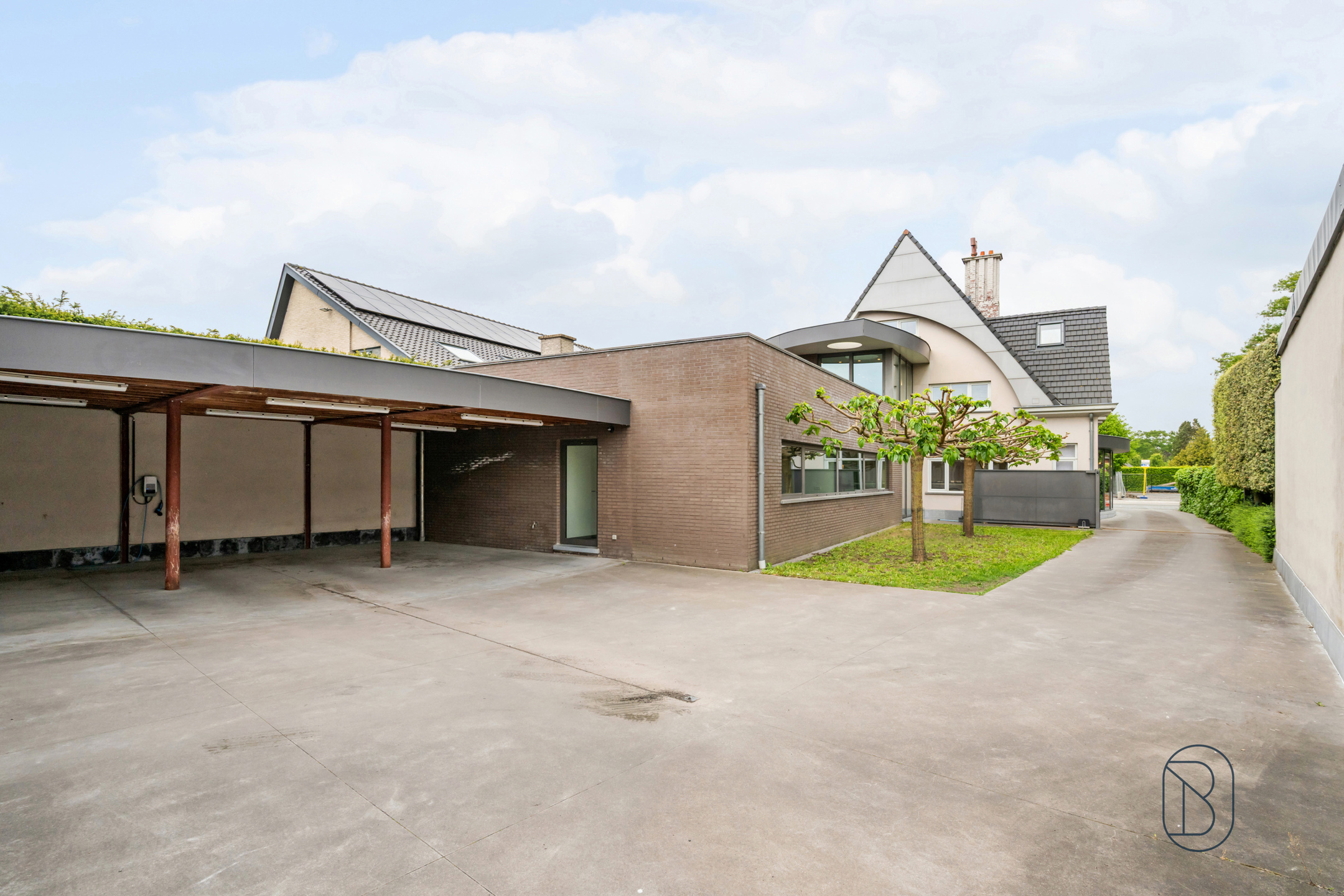Commercieel gelegen kantoor/praktijk met atelier (300m2) - foto 4