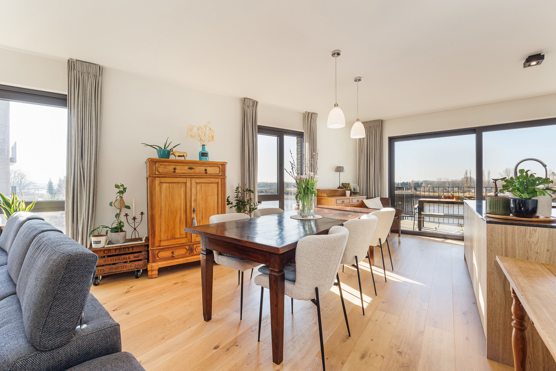 Ruim appartement met uniek zicht op water - foto 4