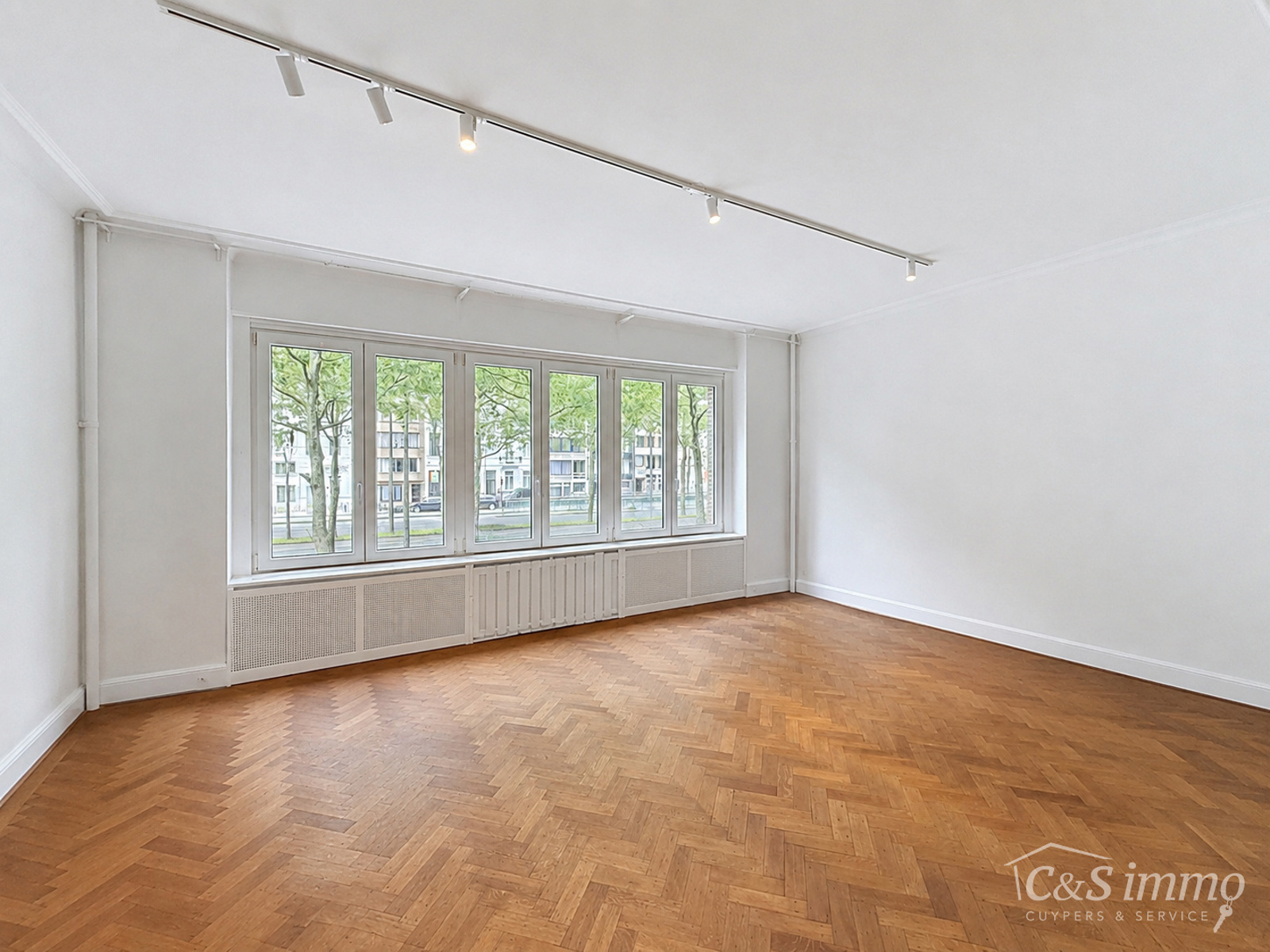 Ruim appartement vlakbij het oude Justitiepaleis - foto 3