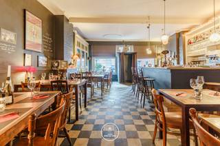 Te koop: karaktervol handelspand/restaurant in hartje Hansbeke – Hansbekedorp 40Unieke vastgoedkans in het centrum van Hansbeke!LiggingDe ligging is...