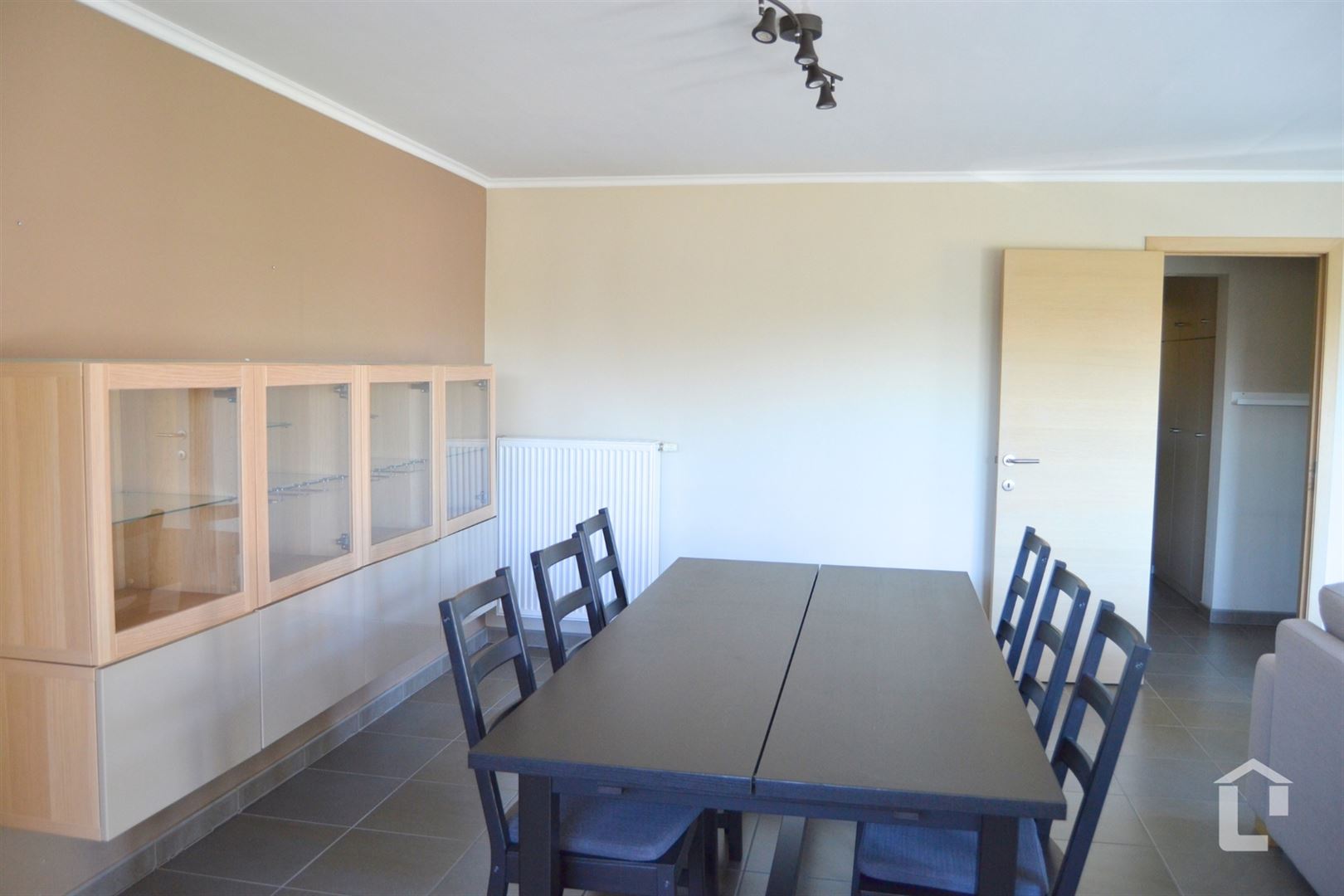 Recent 2-slaapkamer appartement met zonnig terras te Zingem - foto 4