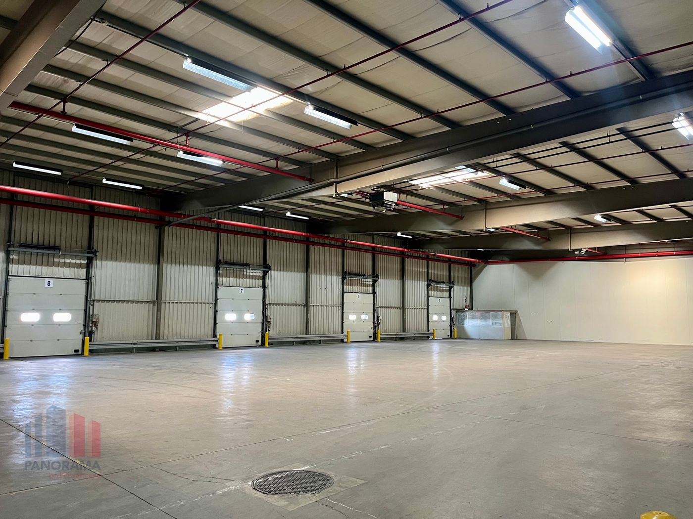 Uitstekende logistieke bedrijfsruimte van 14.745 m² te huur in Genk – Slingerweg 40 - photo 4