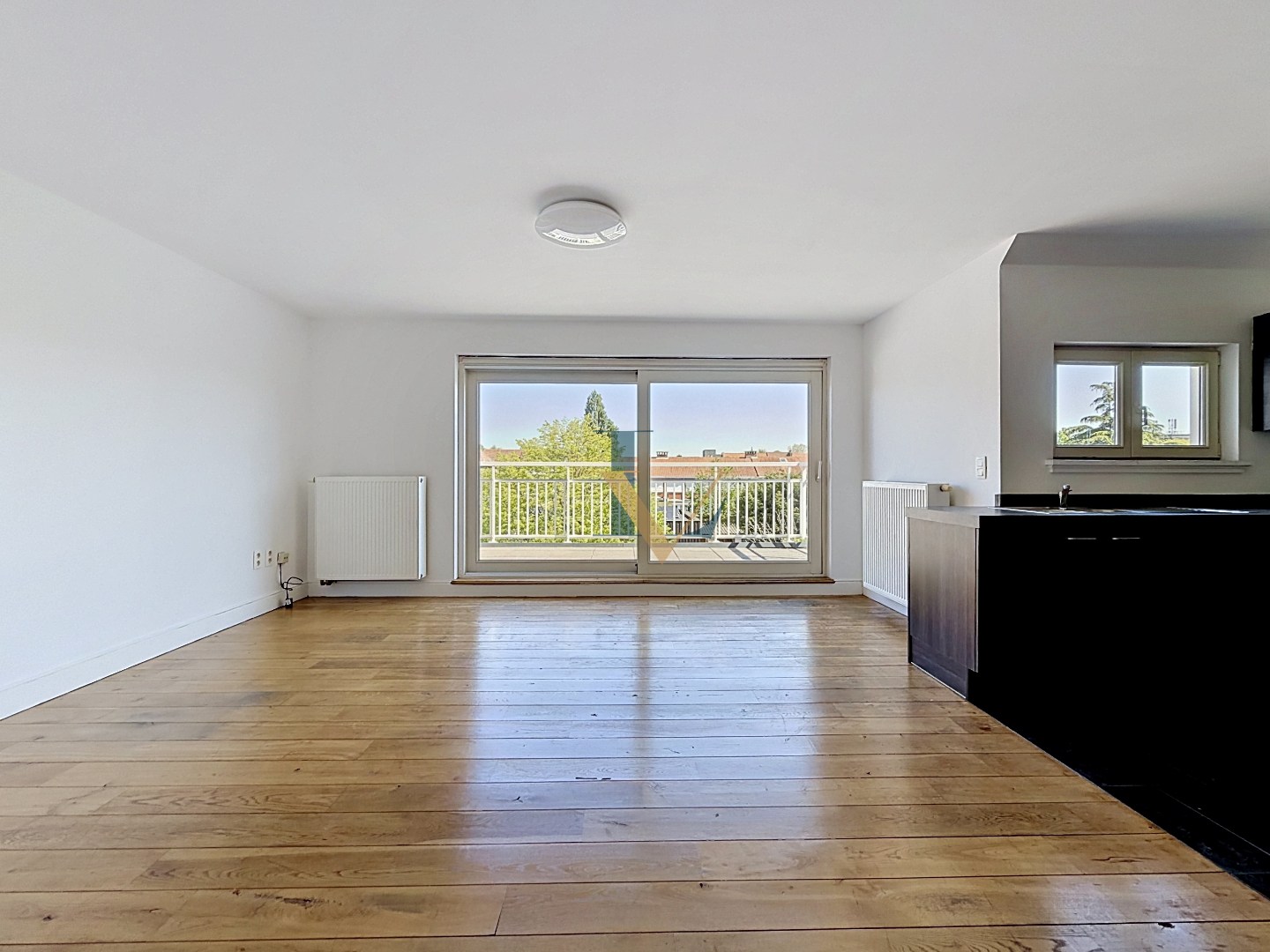 Instapklaar duplex appartement met 2 slpk. en 2 bdks. en mooi terras. - foto 4
